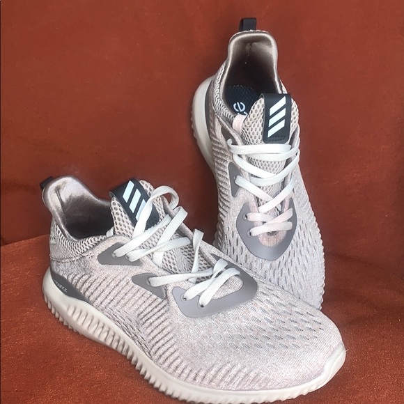 Adidas AlphaBounce size 6.5 -Brown/Tan - Picture 2 of 8